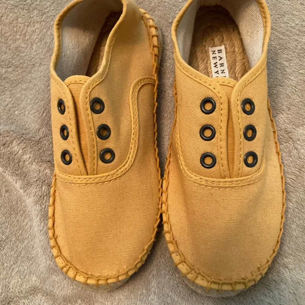 Barney’s New York girls Cousu Main espadrilles size 30 brand new